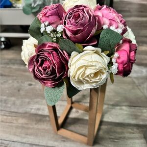 Floral wedding center piece- Wooden stand and fake flowers